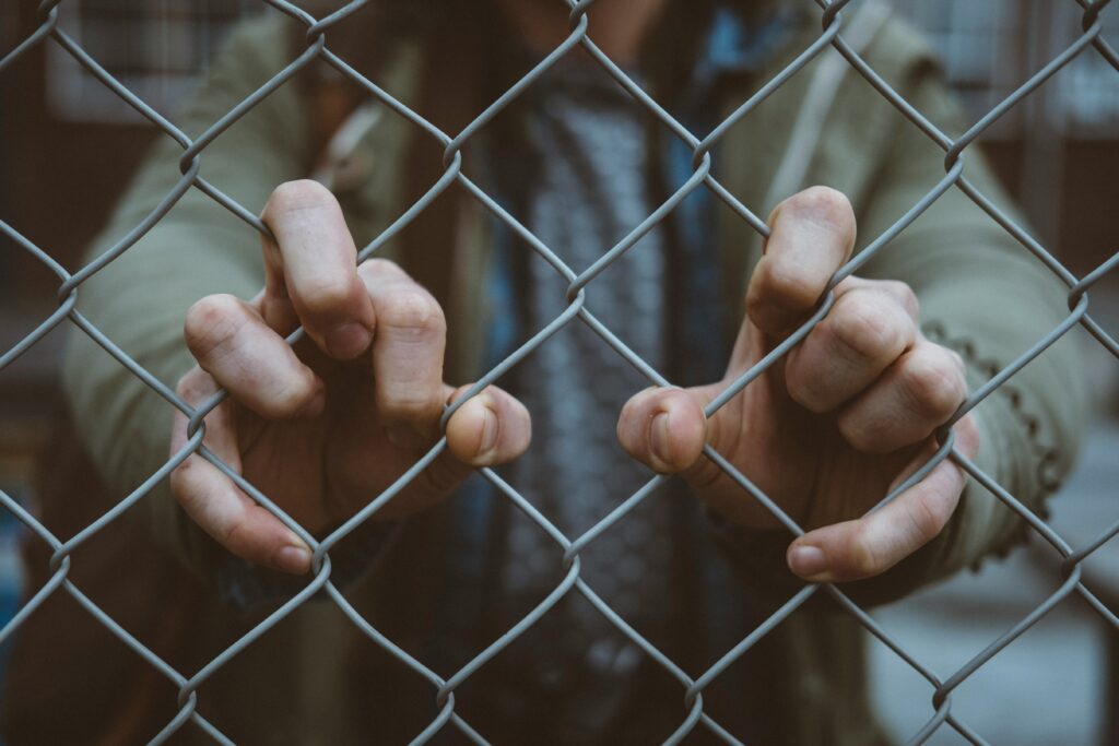 I have met up with a newly made buddy to shoot some photos and teach him a few things on photography on this particular day. I figured I could immediately give him some insight into my creative process, by asking him to help me out with this concept I had in mind. As I made him hold the fence I needed him to, I proceeded to explain my proces to him and how I operated the camera.